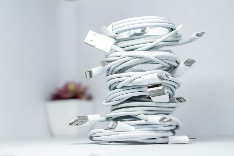 USB 2.0 исполнилось 25 лет, но стандарт всё ещё «жив»