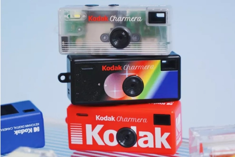 Спасаясь от банкротства, Kodak выпустила 30-граммовую 30-долларовую ностальгическую фотокамеру Charmerа