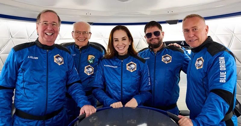 Blue Origin совершила 15-й запуск корабля New Shepard с шестью туристами