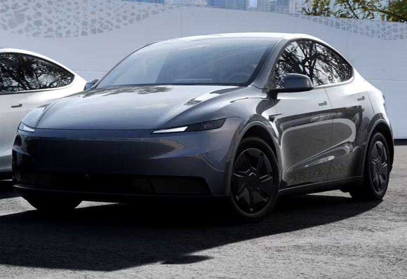 Дешёвая Tesla Model Y выглядит как насмешка над покупателями: в ней всё сделано так, чтобы её не покупали