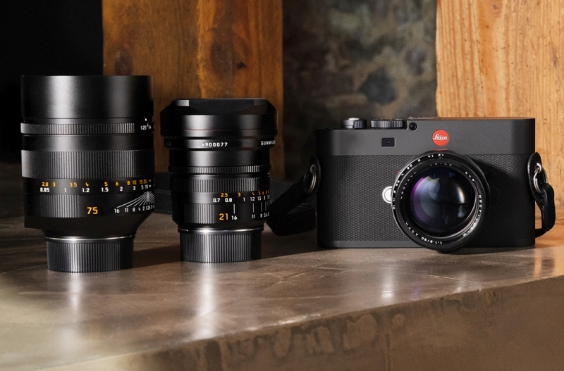 К 100-летию первой серийной 35-мм камеры Leica представила M EV1 со встроенным электронным видоискателем за €7950